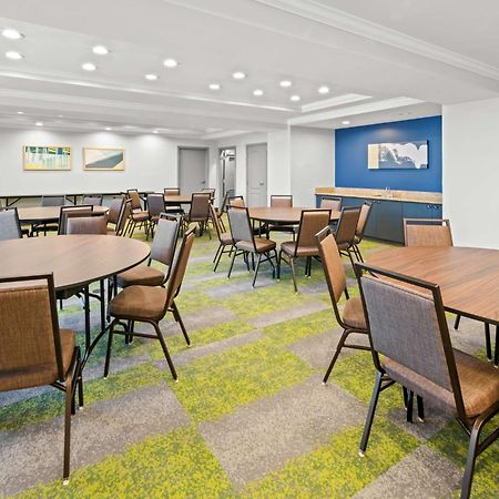 Spark By Hilton וודברידג' מראה חיצוני תמונה