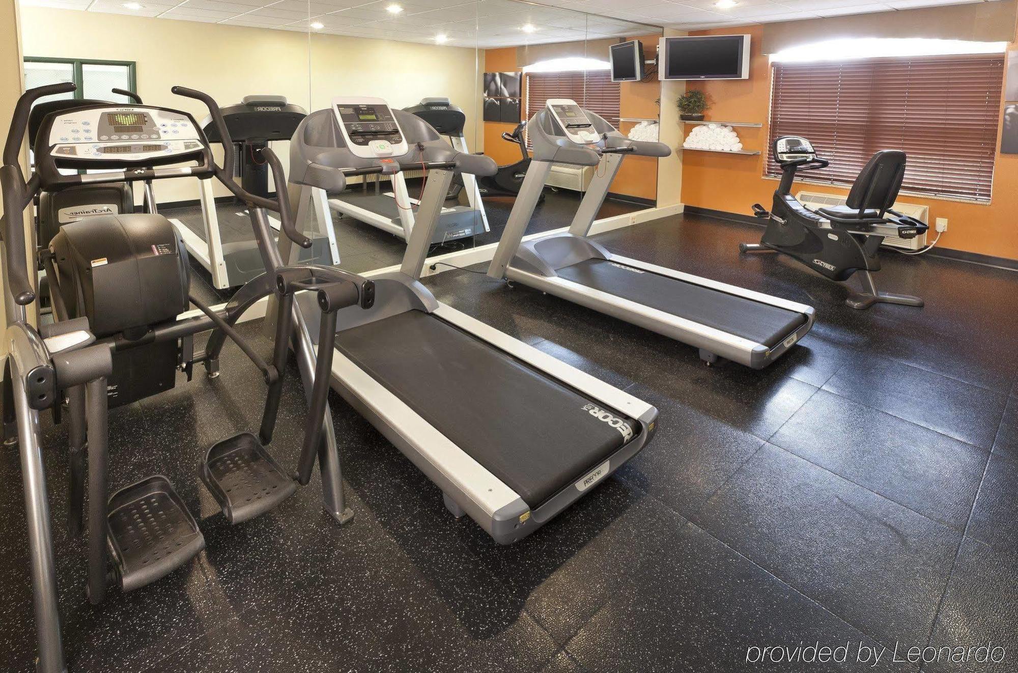 Spark By Hilton וודברידג' מתקנים תמונה